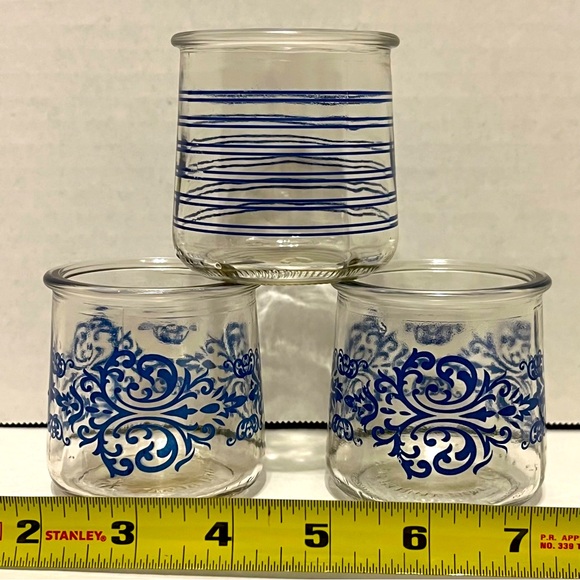 🌀 8 glass yogurt jars empty 3 Oui blue EUC DIY 5 clear lot craft bundle - Picture 6 of 16